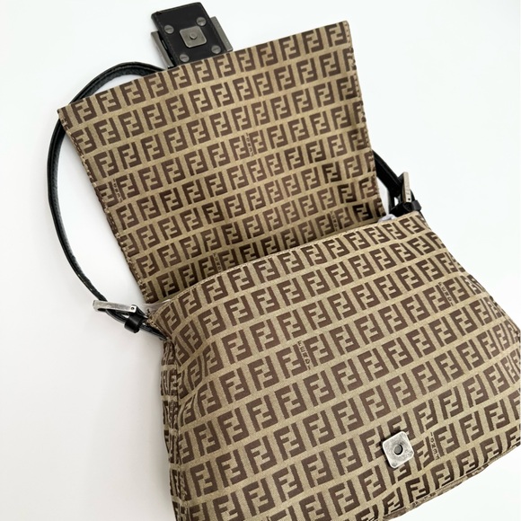 Fendi Mamma Baguette in Zucchino Canvas - Picture 5 of 16